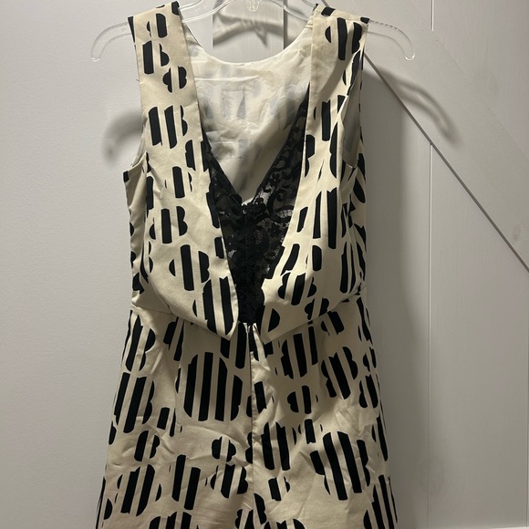 Cute Topshop Cream and Black Romper Size 6 - Picture 2 of 4